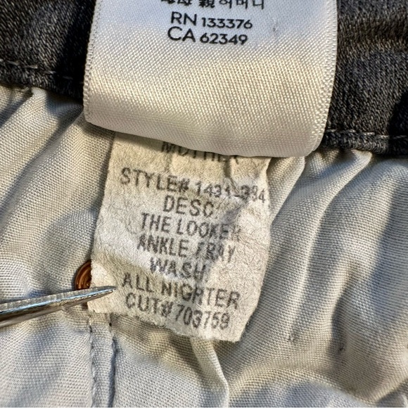 MOTHER Denim ‘The Looker’ Ankle Fray Skinny Jeans in “All Nighter” Gray Size 26 - Picture 9 of 16